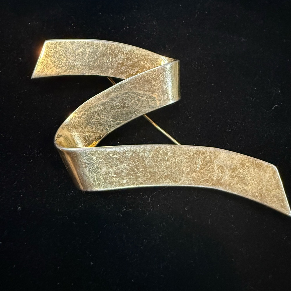 Monet Zig Zag Swirl Pin